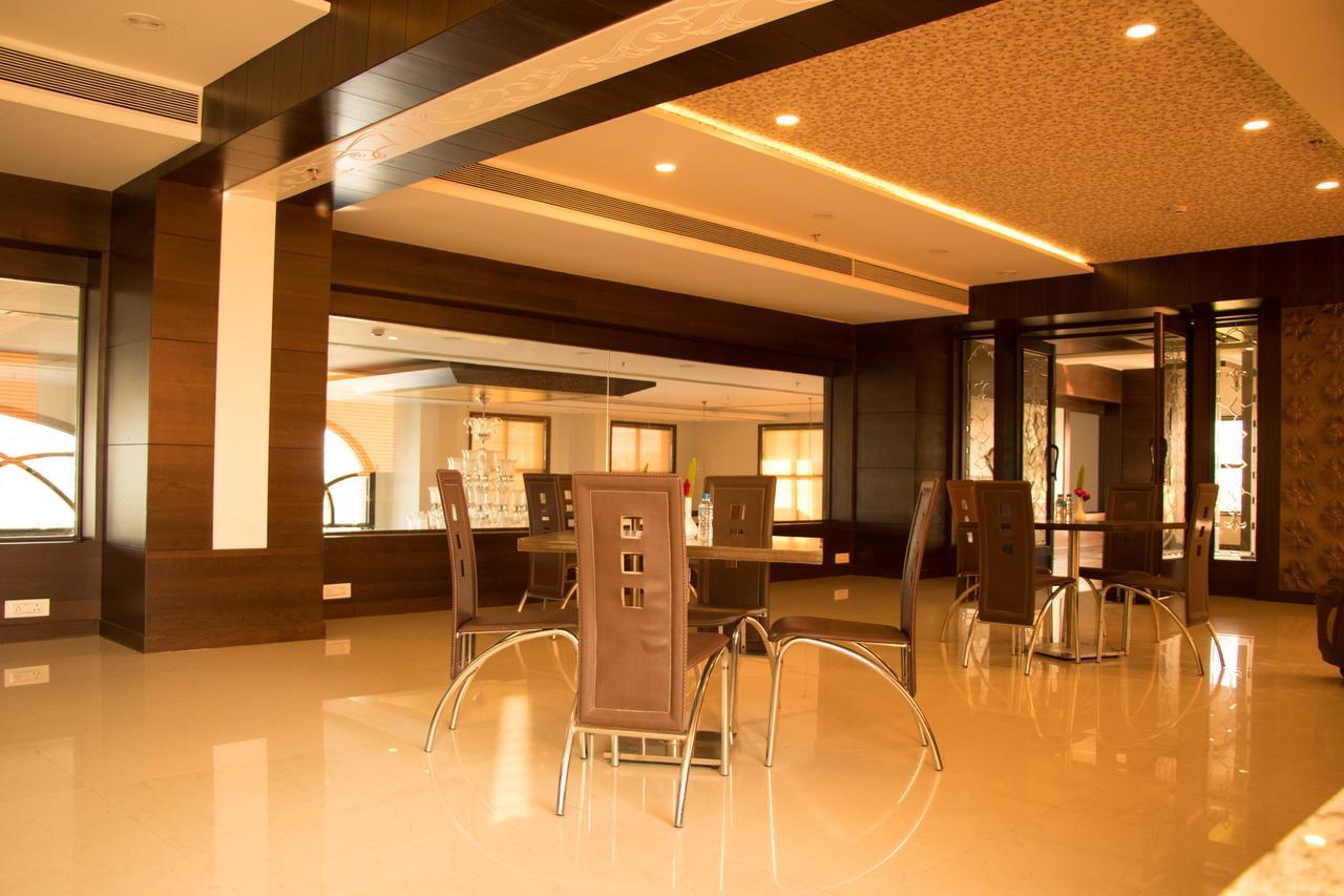 Regenta Central Indore Luaran gambar