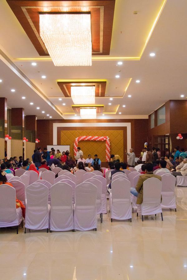 Regenta Central Indore Luaran gambar