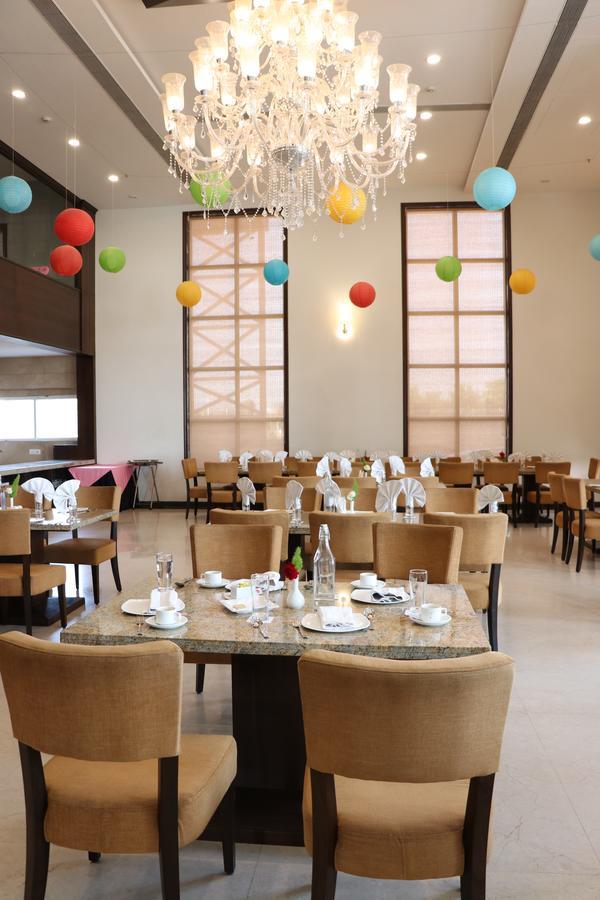 Regenta Central Indore Luaran gambar